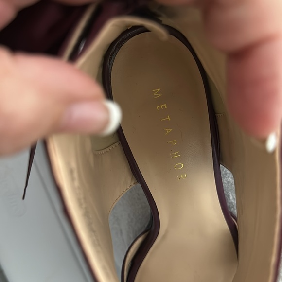 Metaphor Size 8M Plum color High Heel Shoe. - Picture 12 of 12